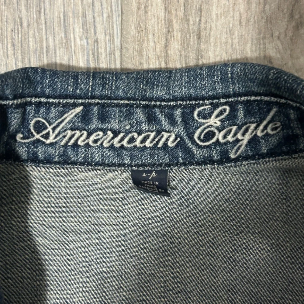 LIKE NEW! Women's American Eagle Short Jean Jacket - Small - Picture 8 of 9